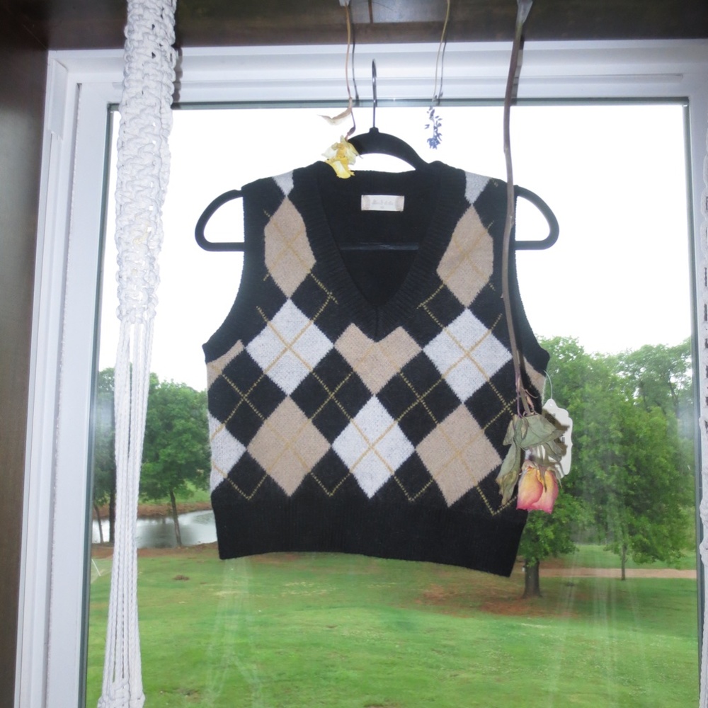 Sweater vest